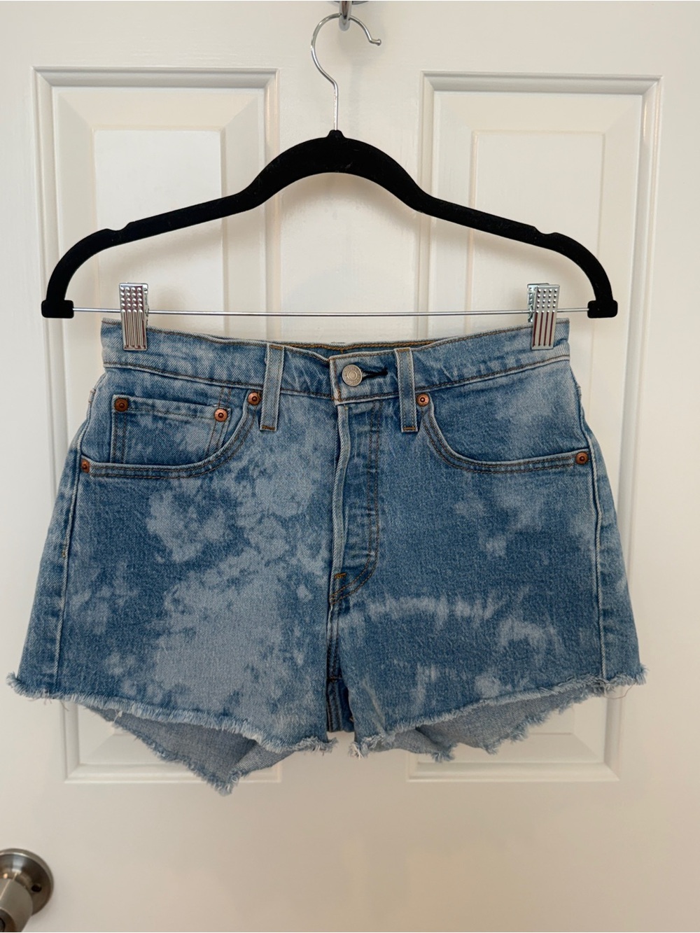 Levi’s 501 Original High Rise Button Fly Denim Shorts | Size W26